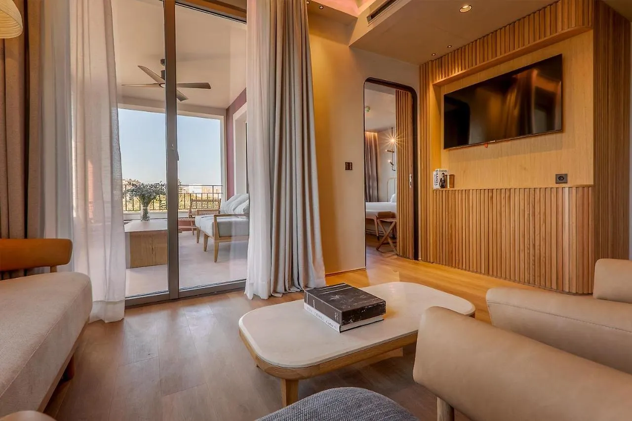 Only You Hotel مالقة 5*,